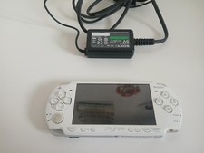 Console PSP-2004 avec chargeur