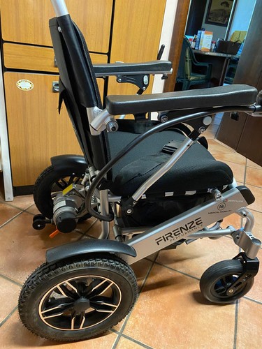Carrozzina elettrica - carrozzina,