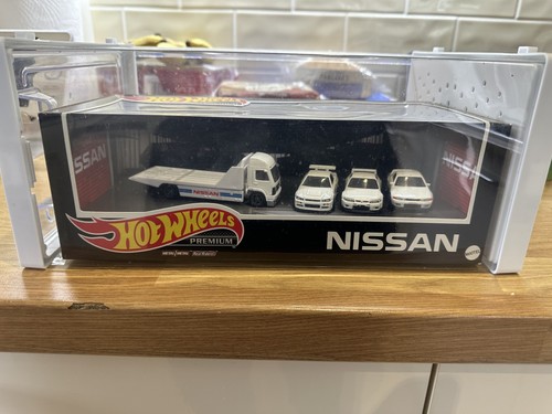 Hot wheels premium 2020 nissan - premium,