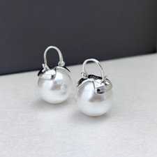 Splendido orecchino AAAA