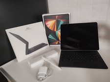    iPad pro 12.9 Di 5 Generazione con keyboard e Apple pencil di 2 generazione 