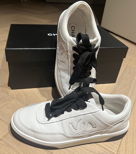 Chanel logo sneaker - logo,