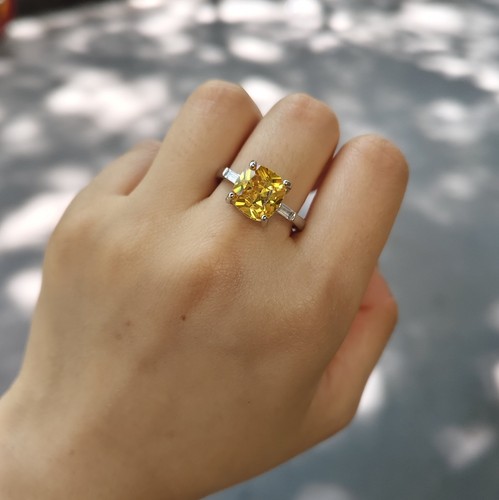 Anello regolabile con pietra