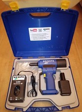 Rivettatrice elettrica a BATTERIA 14,4v 2,6Ah 37,4Wh GESIPA PowerBird + attrezzi