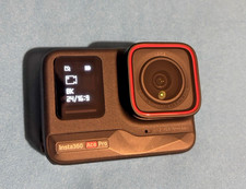 INSTA 360 Ace Pro 8K - Action Cam Leica, Sensore 1/1.3"  3 BATTERIE e accesori..