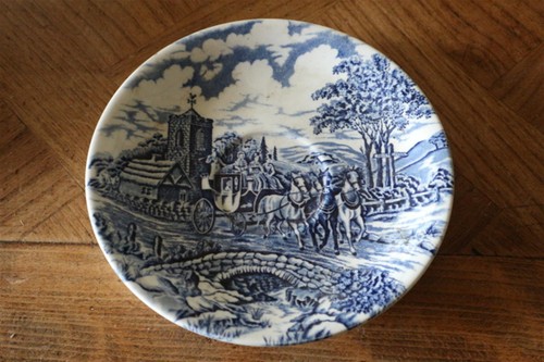 Petite assiette soucoupe - assiette, sous