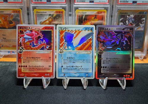 Pokémon charizard mew - charizard/, mew/