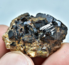 Grappolo di Vesuvianite Rosso