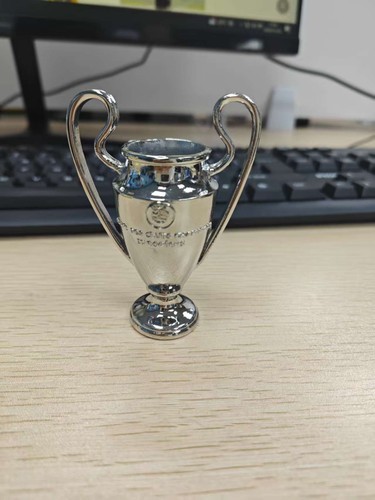 Versione metallo trofeo - [versione, metallo]trofeo