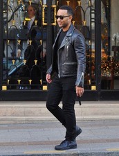 $890 Givenchy Sneakers nere in