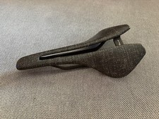 Sella in carbonio Berk Lupina