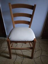 Sedia in legno con seduta in cuoio