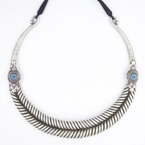 Antica collana indiana tribale