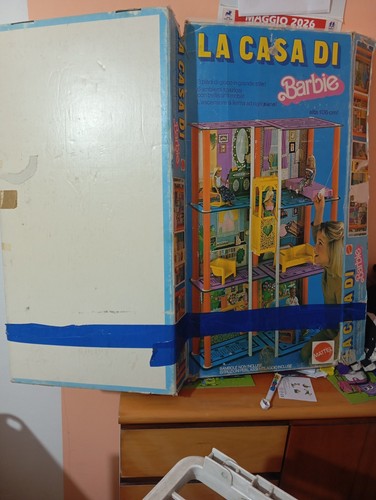 Vintage barbie house 1973 - house,