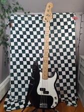 Fender Precision Bass Chitarra