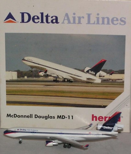 Herpa wings 500 11 - wings, md-11
