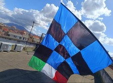 Bandiera inter scacchi - bandiera, a