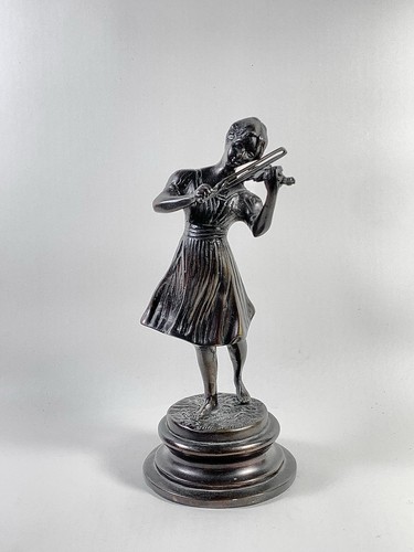 Vintage bronze statuette - bronze,