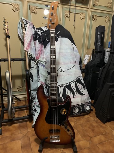 Basso marcus miller v5r - basso,