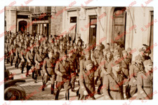 Abruzzo L'Aquila - Milizia Fascista Sfila Marcia Piazza Duomo Via Crispomonti