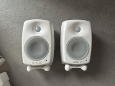 Genelec 8320 AWM altoparlante monitor e supporto Z8020-320W