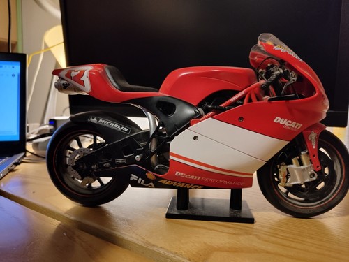 Ducati desmosedici gp03 troy - ducati,