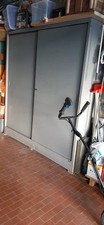 Armadio in metallo a due ante scorrevoli - cm 200 x 180 x 40 - Usato.
