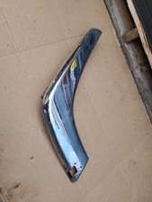 Angolo paraurti anteriore lato