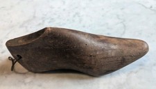 Antica forma di scarpa in