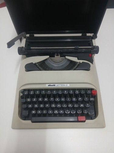 Macchina scrivere olivetti - da,