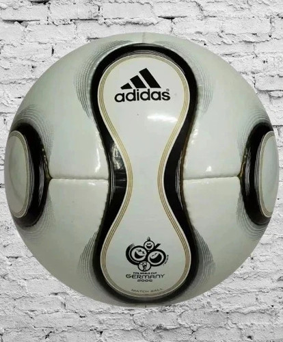 Raro 2006 adidas teamgeist - raro,
