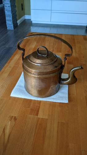 Antico bollitore acqua vintage