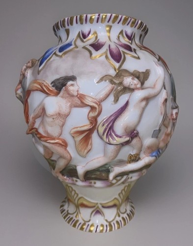 Vaso mitologico figurativo