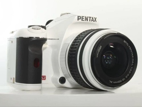 Kit fotocamera reflex digitale