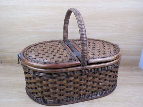 Vecchia cesta per - per, picnic