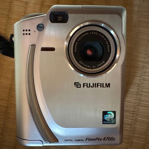 Console fujifilm finepix 4700z - finepix,