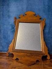Specchio vintage arte popolare con cornice in legno simile allo stile coloniale Chippendale