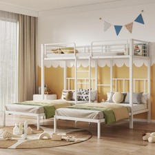Letto a castello triplo