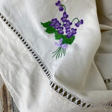 Lenzuolo ricamato floreale