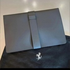 borsa ferrari molto elegante