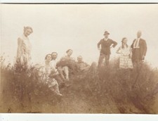 Foto vintage donne uomini gruppo in campagna aa 20 Fiorano (modena) italia 13x9