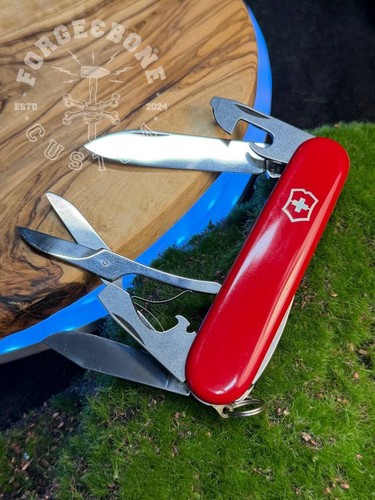 Victorinox - , (victoria)