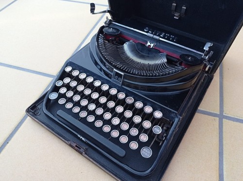 Macchina scrivere olivetti - scrivere,