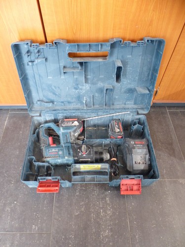 Trapano avvitatore batteria - a,