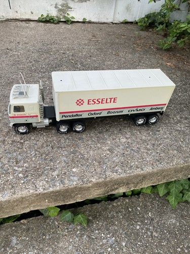 Rimorchio trattore esselte - rimorchio,