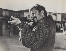 Gian Maria Volontè in Per un