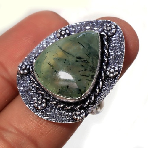 Anello con pietre preziose