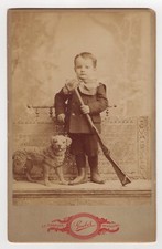 UN RAGAZZO E IL SUO CANE