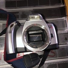 Fotocamera Canon EOS 300V Solo Corpo Grigia , Mint ma non carica la Pellicola.