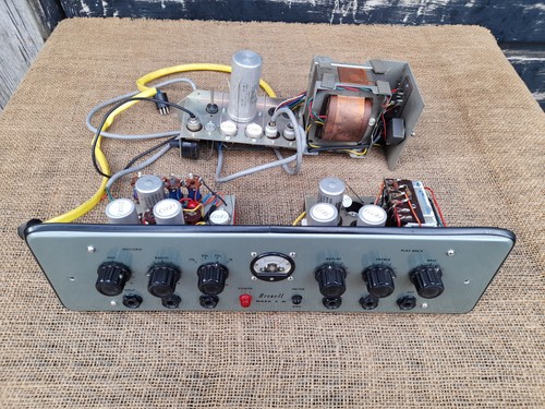 Amplificatore alimentatore - amplificatore,